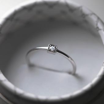 Mini Cube Size 56 White Gold - Redline