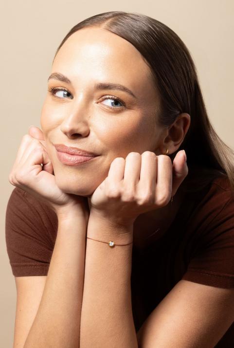 0.40カラットのダイヤモンドを閉じたイエローゴールドにセットしたワイヤーブレスレット - Redline - 0++