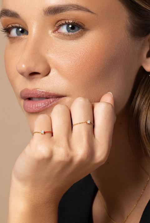 Chain ring with 0.11ct princess cut diamond in yellow gold prong setting - Redline - 0++