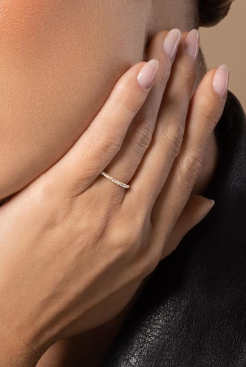 Diamond-paved rose gold ring band - Redline - 0++