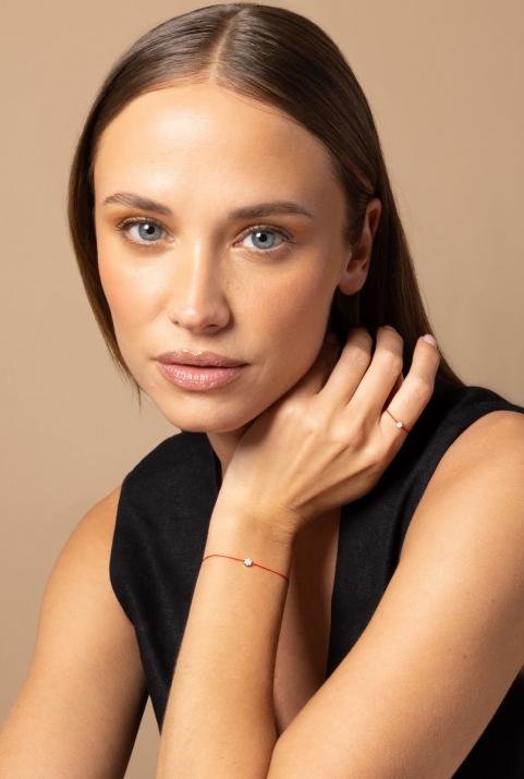 String bracelet with 0.1ct diamonds in black gold cluster style setting - Redline - 0++
