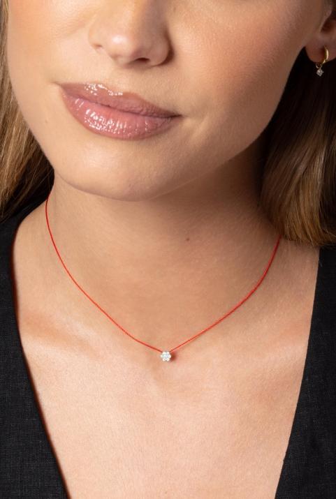 String necklace with 0.1ct diamonds in yellow gold cluster style setting - Redline - 0++
