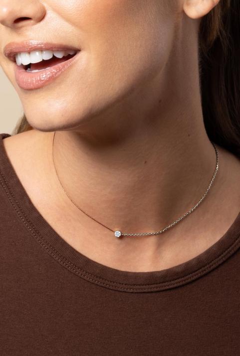 String and chain necklace with 0.1ct diamonds in white gold cluster style setting - Redline - 0++