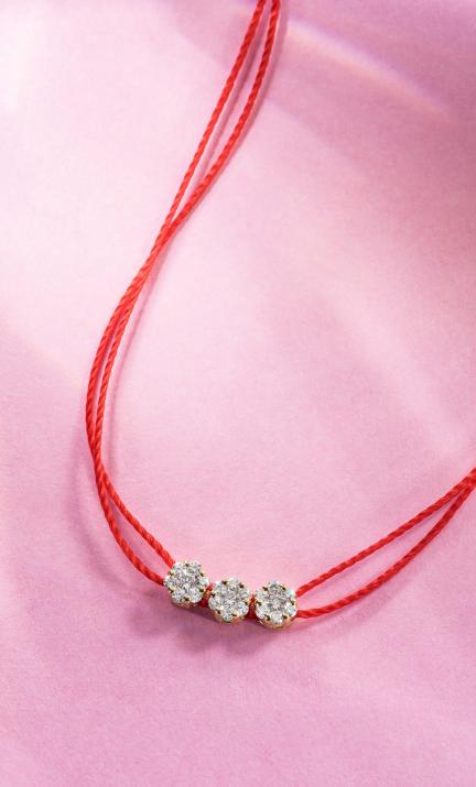 String bracelet with 0.15ct diamonds in yellow gold cluster style setting - Redline - 0++