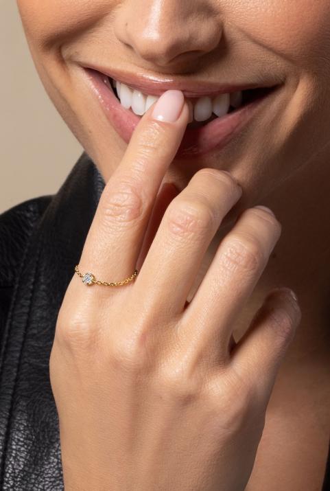 Chain Ring with 0.05ct Round Diamond in Yellow Gold Cluster Setting - Redline - 0++