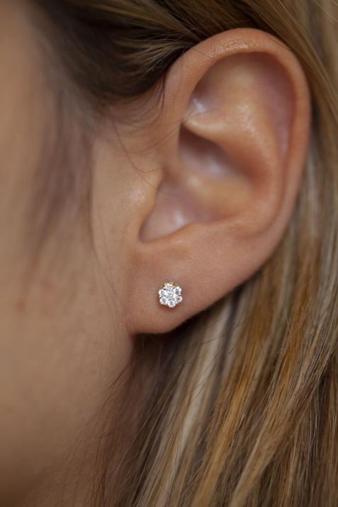 Earrings wtih 0.05ct diamonds in yellow gold cluster style setting - Redline - 0++