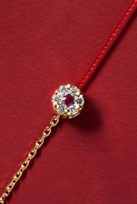 String and chain bracelet with white diamonds and a pink sapphire in yellow gold cluster style setting - Redline - 0++
