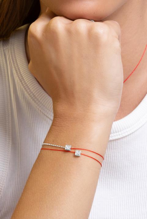 String bracelet with 0.1ct diamond in white gold square bezel setting - Redline - 0++