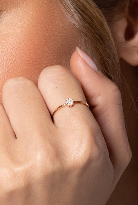 Ring with 0.10ct Round Diamond in Rose Gold Cluster Setting - Redline - 0++