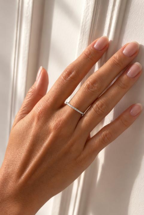 Diamond-paved white gold ring band - Redline - 0++