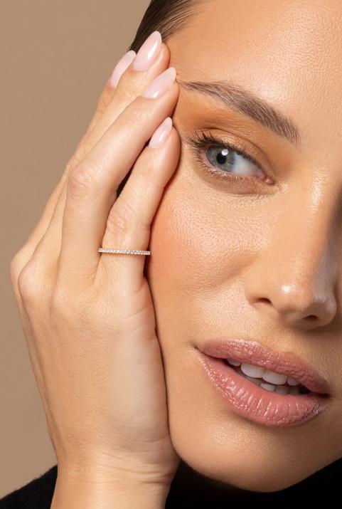 Diamond-paved rose gold ring band - Redline - 0++