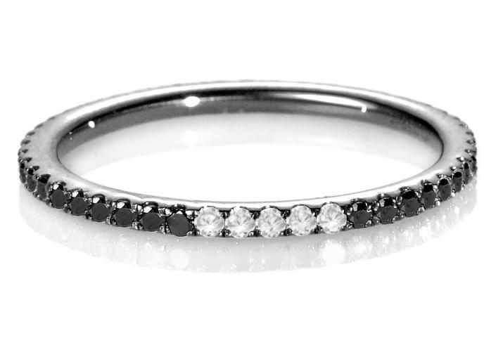 Black gold ring band with pave black diamonds and 5 white diamondss - Redline