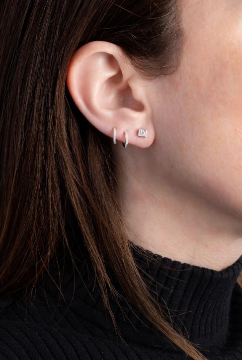 Earrings with 0.2ct diamond in white gold square bezel setting - Redline - 0++