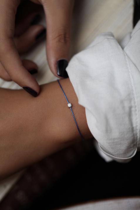 String Bracelet For Women with 0.08ct Round Diamond in White Gold Prong Setting - Redline - 0++