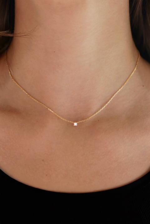 Chain necklace wth 0.08ct diamond in yellow gold prong setting - Redline - 0++