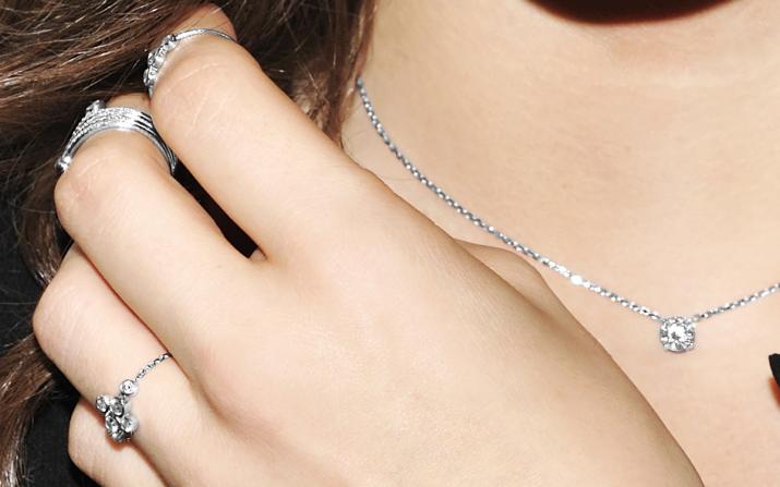 Chain necklace wth 0.08ct diamond in rose gold prong setting - Redline - 0++