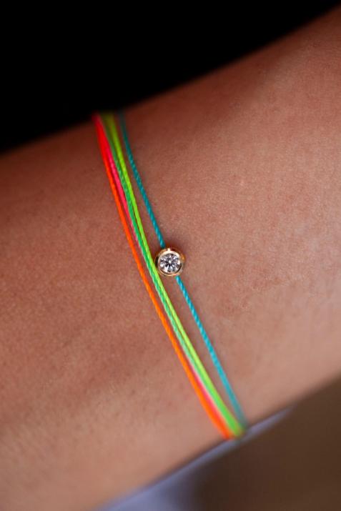 String bracelet with 0.1ct diamond in yellow gold bezel setting - Redline - 0++