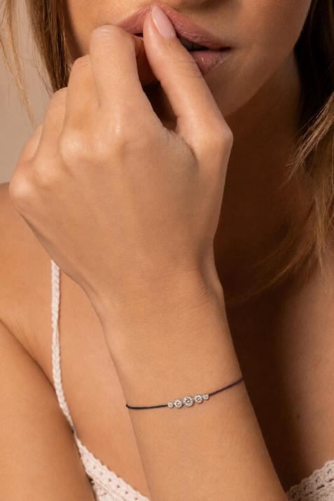 String bracelet with 0.5ct diamonds in white gold bezel setting - Redline - 0++