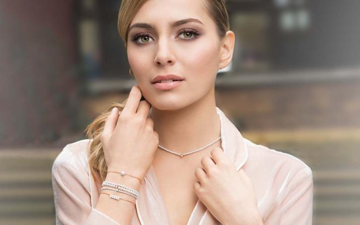 String bracelet with small freshwater pearls and 0.1ct diamond in black gold bezel setting - Redline - 0++