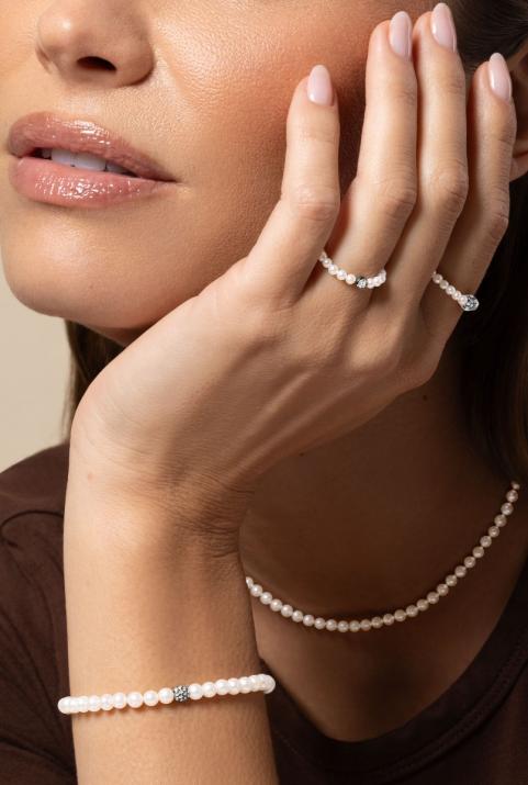 String ring with small freshwater pearls and 0.05ct diamond in black gold bezel setting - Redline - 0++