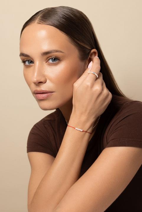 String ring with small freshwater pearls and 0.1ct diamond in white gold bezel setting - Redline - 0++