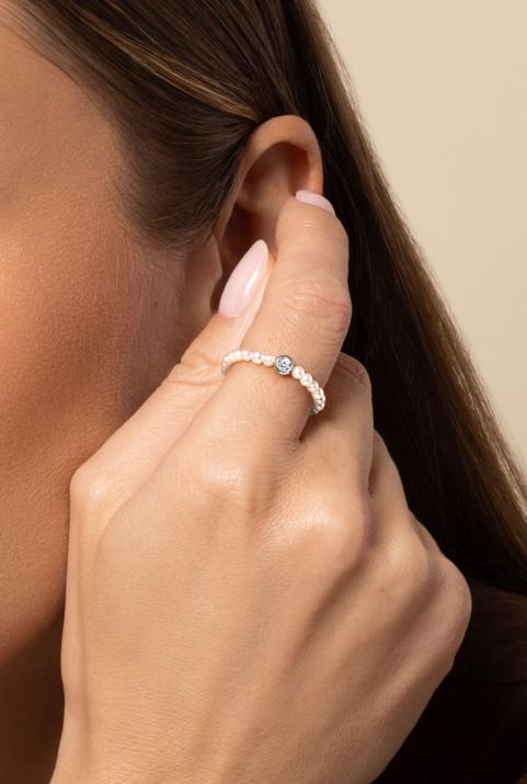 String ring with small freshwater pearls and 0.1ct diamond in white gold bezel setting - Redline - 0++