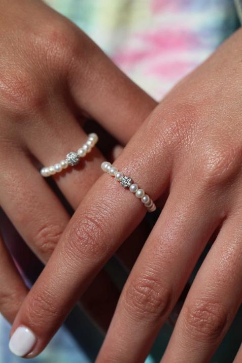 Diamonds and pearls ring in white gold prong setting - Redline - 0++