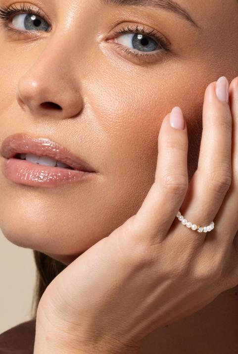 String ring with small freshwater pearls and 0.05ct diamond in rose gold bezel setting - Redline - 0++