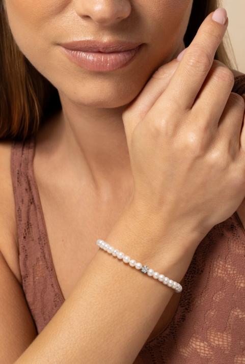String bracelet with freshwater pearls and seven 0.1ct diamonds in black gold bezel setting - Redline - 0++