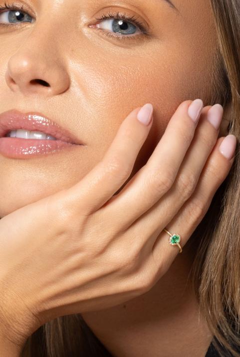 Emerald and diamonds ring band in yellow gold prong setting - Redline - 0++