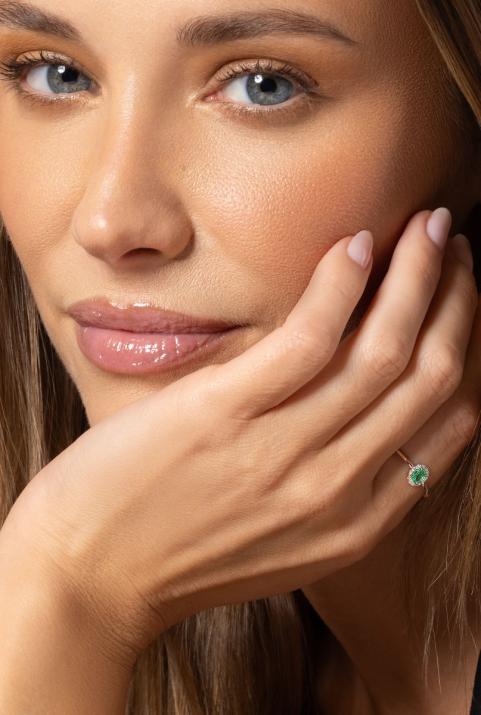 Emerald and diamonds ring band in rose gold prong setting - Redline - 0++