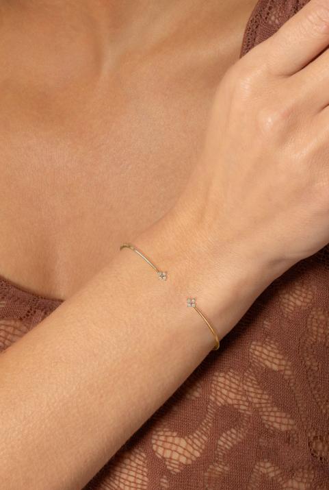 Bangle Bracelet with 0.113ct Round Diamond in Yellow Gold Prong Setting - Redline - 0++