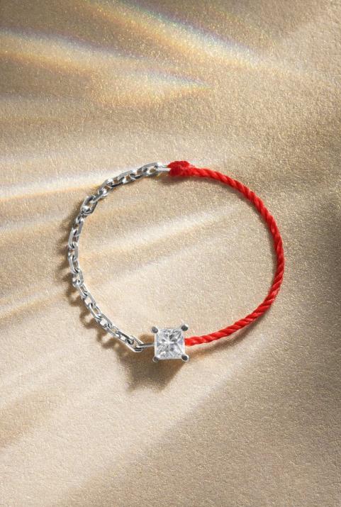 String and chain ring with 0.11ct princess cut diamond in white gold prong setting - Redline - 0++