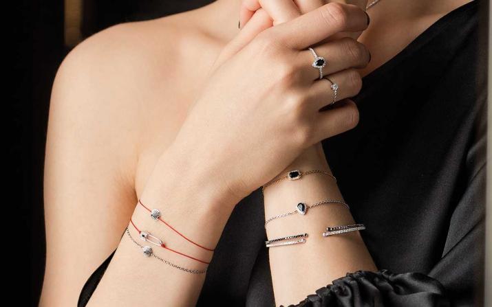 Bangle bracelet with 0.91ct diamonds in rose gold prong setting - Redline - 0++
