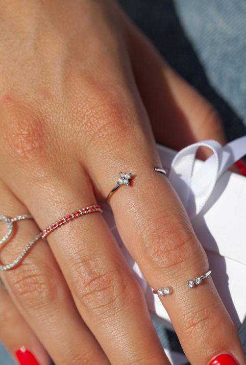 Ring with 0.056ct Round Diamond in Rose Gold Prong Setting - Redline - 0++