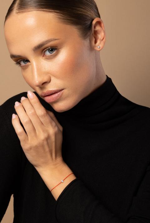 String bracelet with 0.1ct pear shaped diamond in yellow gold prong setting - Redline - 0++