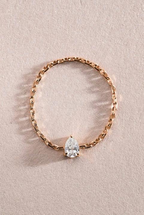 Chain ring with 0.1ct pear shaped diamond in rose gold prong setting - Redline - 0++