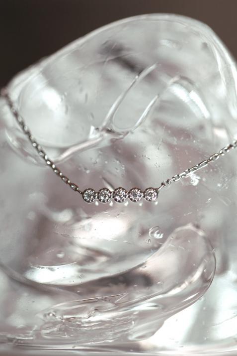 Chain necklace with 0.07ct diamonds in white gold prong setting - Redline - 0++