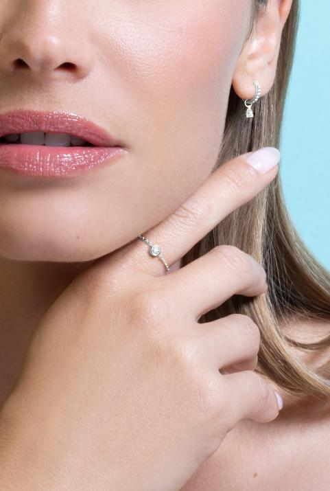 Chain ring with 0.1ct diamond in white gold bezel setting - Redline - 0++