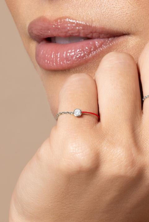 String and chain ring with 0.1ct diamond in white gold bezel setting - Redline - 0++