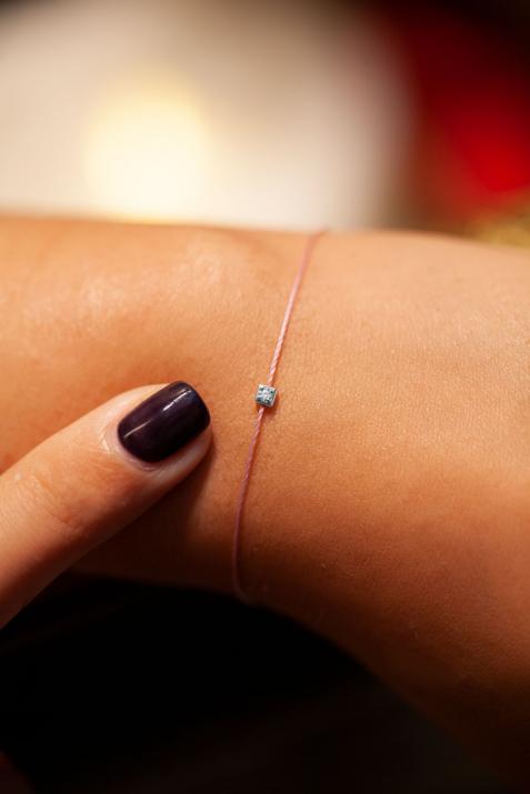 エイミーホワイトゴールドスクエアダイヤモンドストリングブレスレット - Redline - 0++