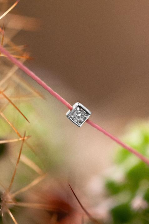 エイミーローズゴールドスクエアダイヤモンドストリングブレスレット - Redline - 0++