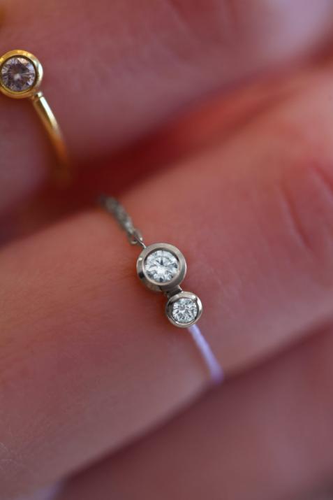 String and chain ring with 0.15ct diamond in black gold bezel setting - Redline - 0++