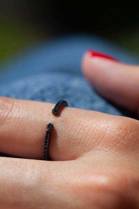 Ring band with 0.29ct black diamonds in black gold prong setting - Redline - 0++