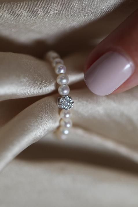 Diamonds and pearls ring in white gold prong setting - Redline - 0++