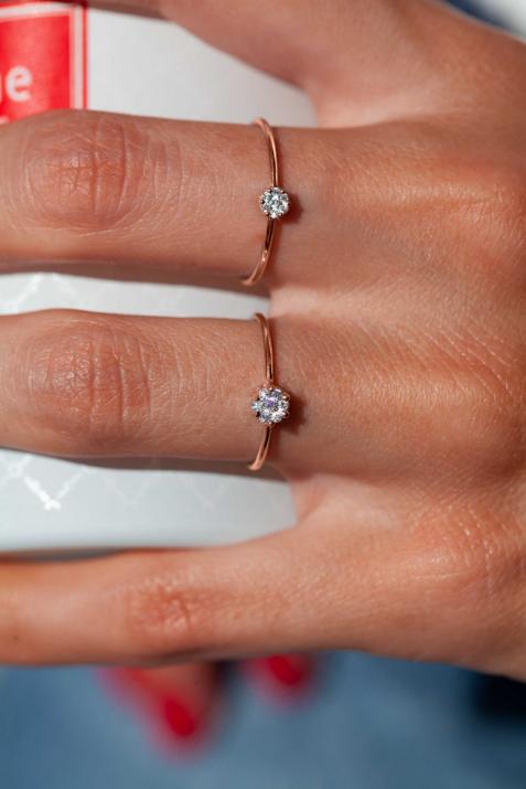 Ring with 0.20ct Round Diamond in Yellow Gold Cluster Setting - Redline - 0++