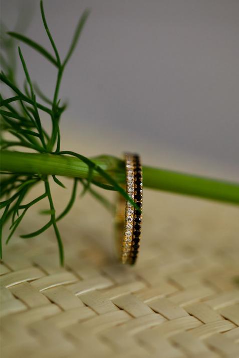 Yellow gold ring band with pave black diamonds - Redline - 0++