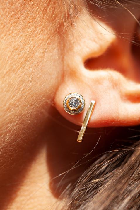 Earrings with 0.52ct diamonds in yellow gold bezel setting - Redline - 0++