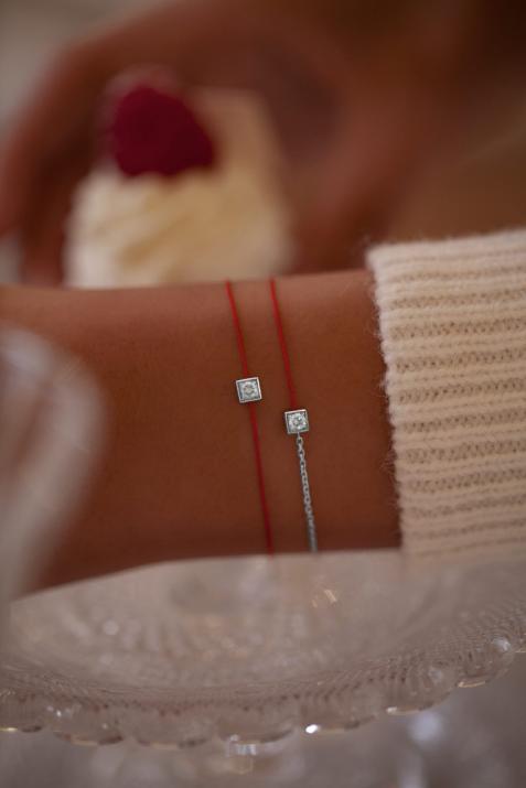 String and chain bracelet with 0.1ct diamond in white gold square bezel setting - Redline - 0++