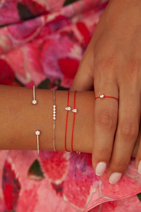 String bracelet with 0.2ct pear shaped diamond in white gold prong setting - Redline - 0++